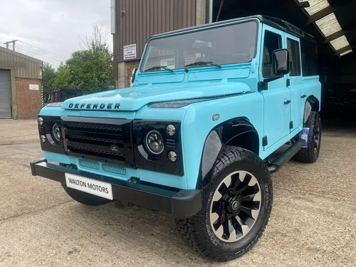 Land Rover 110 County Station Wagon