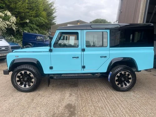 Land Rover 110 County Station Wagon