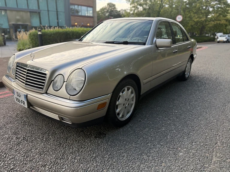 Mercedes-Benz Benz E Class 2002