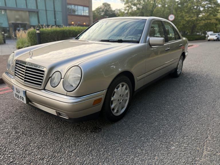 Mercedes-Benz Benz E Class 2002