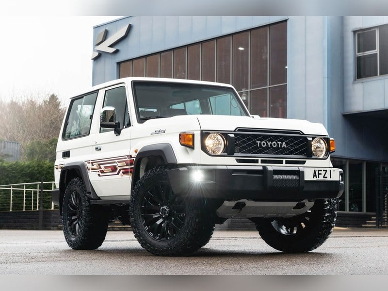 Toyota Land Cruiser J70 4