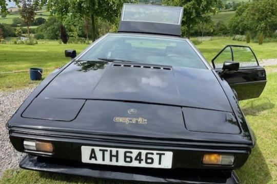 Lotus Esprit S2