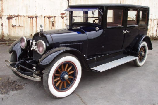 Cadillac V8 Town Sedan V61