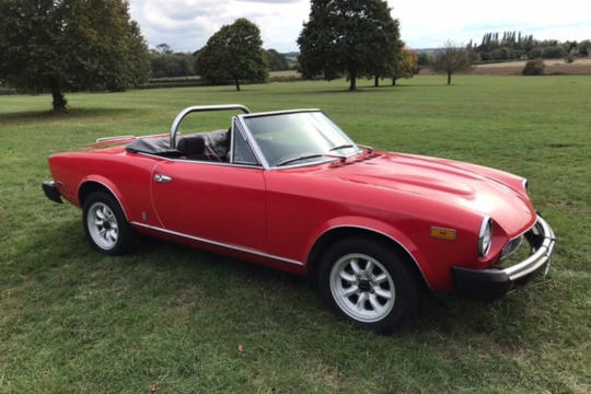 Fiat 124 Spider