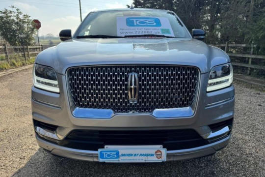 Lincoln Navigator 7- Suv 4X4